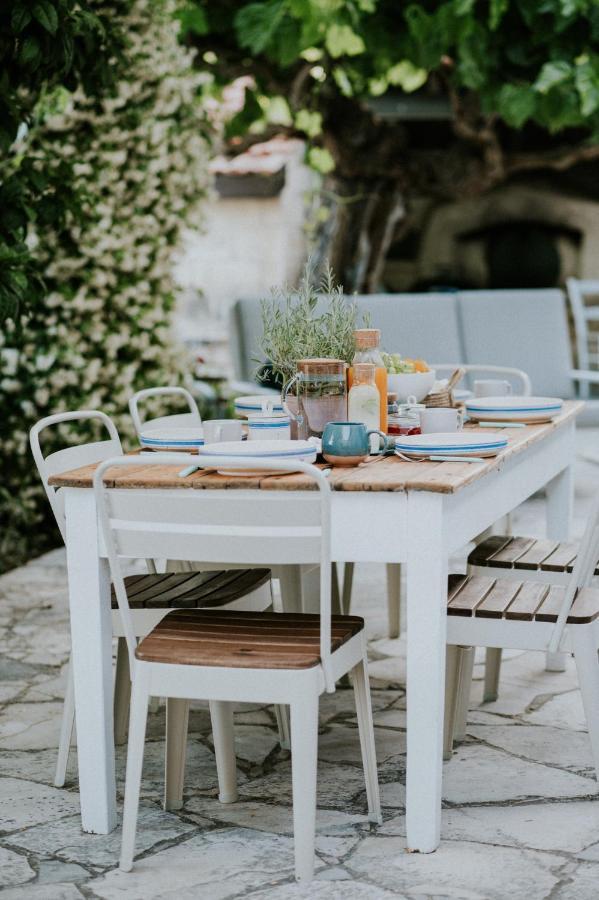 Avgoustis * Pachna