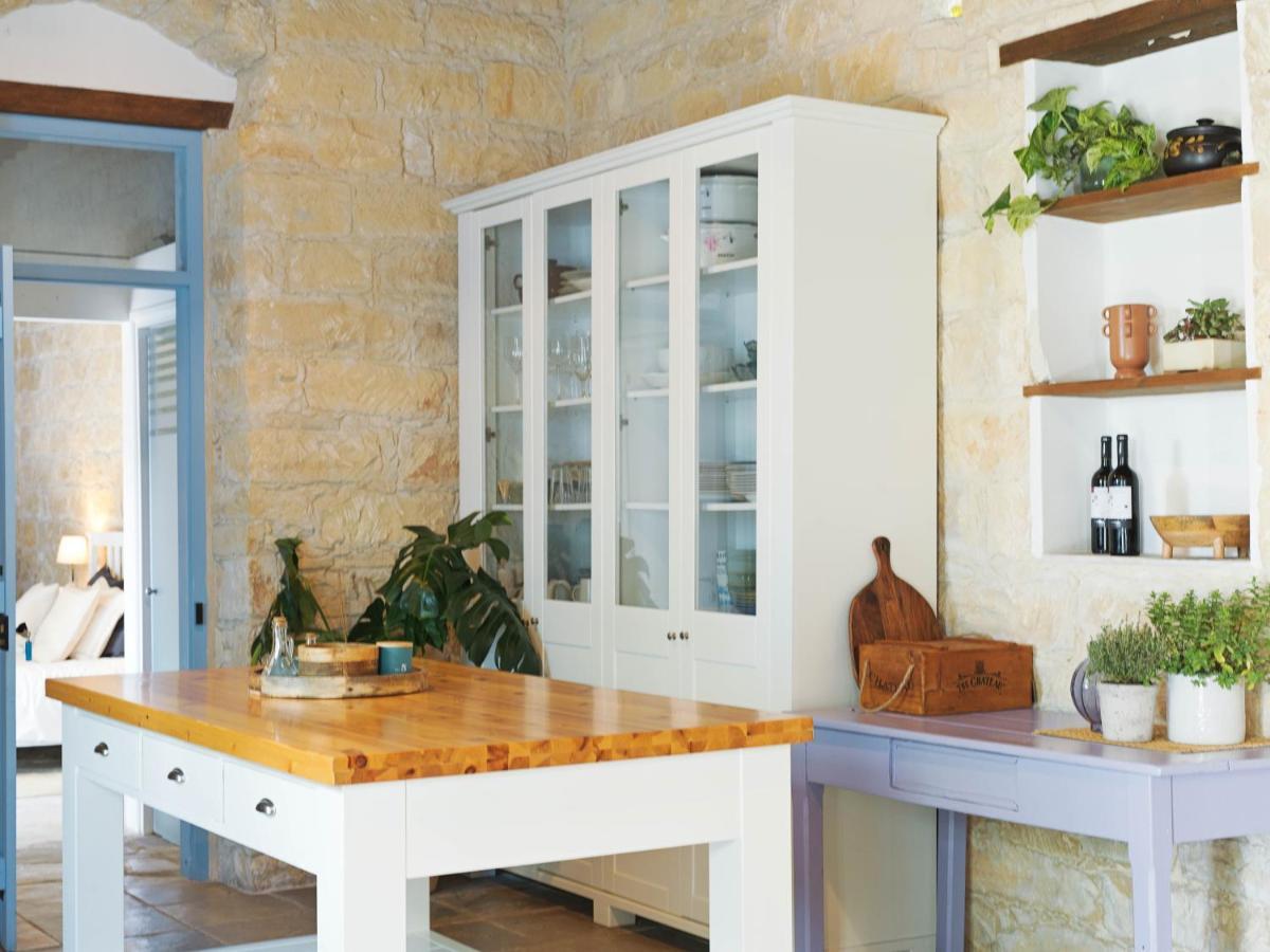 Avgoustis Villa *
